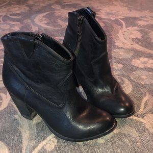 Not Rates black zip booties